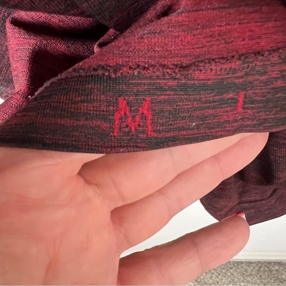 Lululemon Metal Vent Tech Long Sleeve Shirt Oxblood / Black - Picture 5 of 6